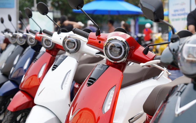 Vì sao pin xe máy điện VinFast lại có giá thành đắt đỏ?