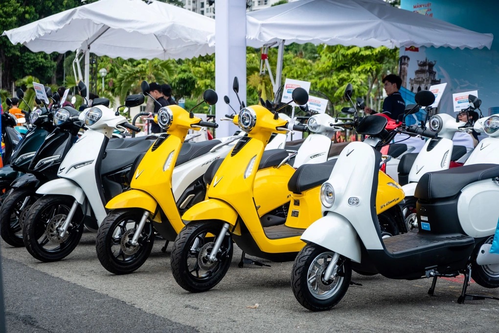 Vì sao pin xe máy điện VinFast lại có giá thành đắt đỏ?