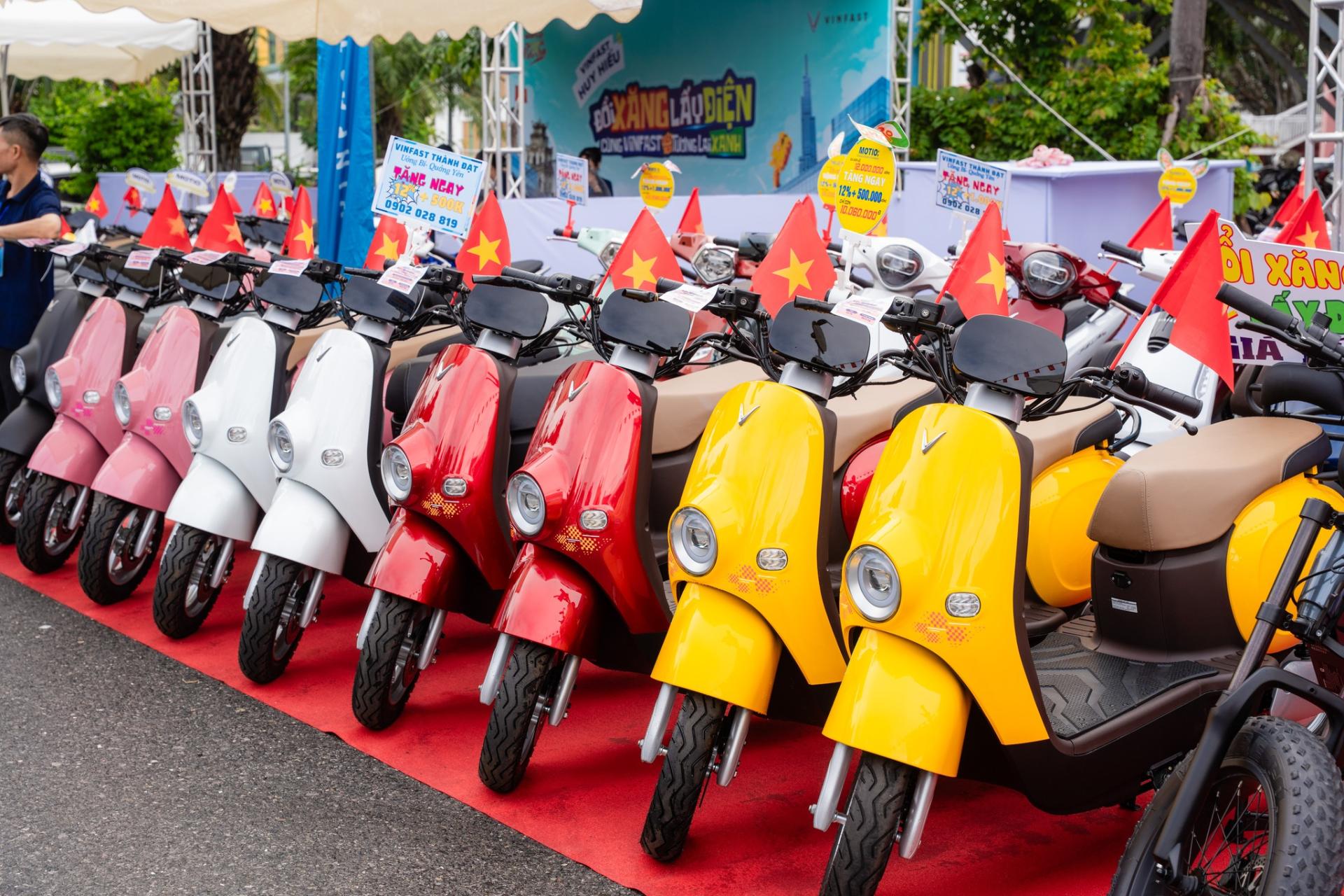 Giải mã cơn sốt Evo200 Grand Lite: Vì sao xe điện lại "lên ngôi" vào mùa tựu trường?