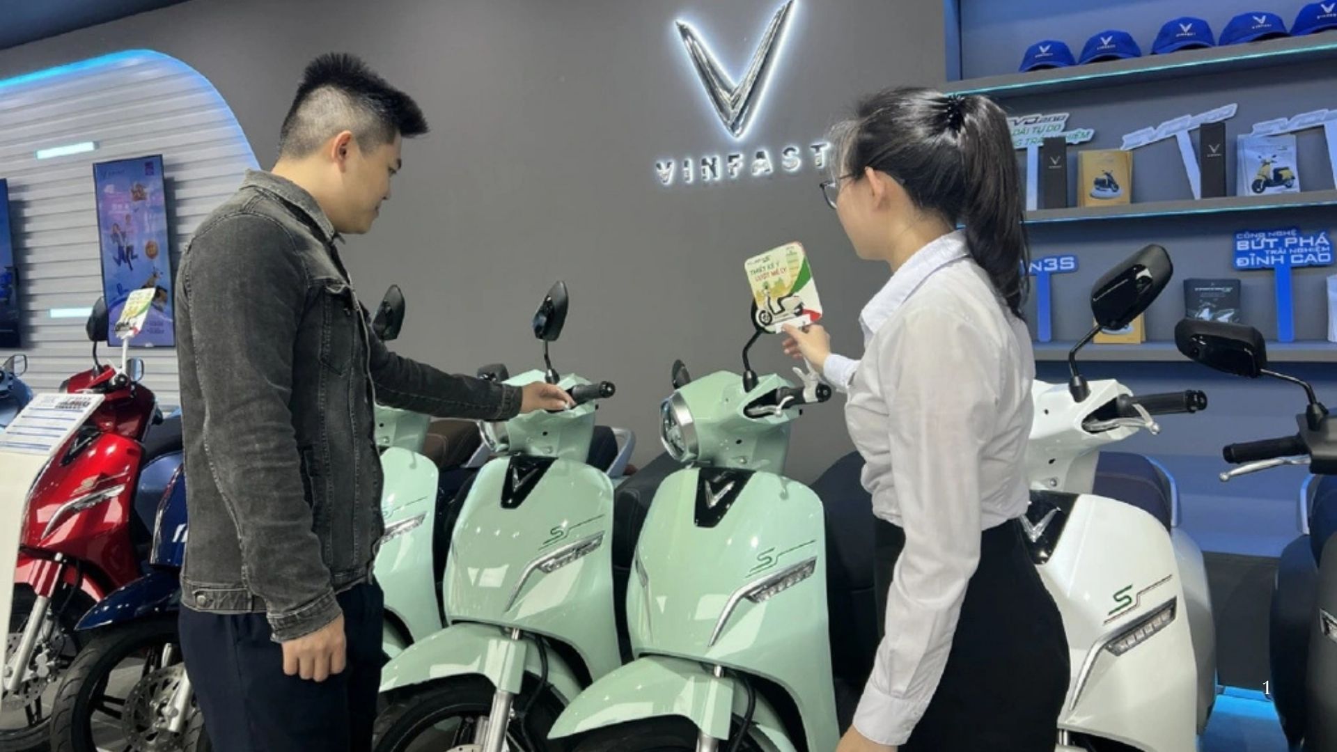 Cấm xe máy xăng tại Hà Nội: Cơ hội và thách thức cho thị trường xe điện Việt Nam